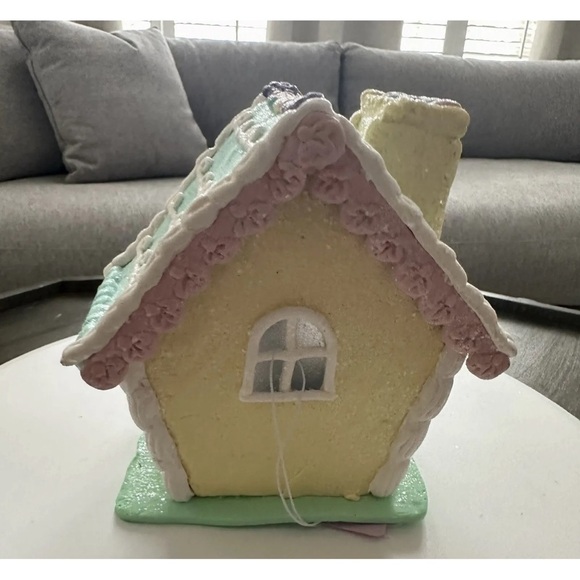 - Easter Light Up Pastel Gingerbread House 5.5” Clay Dough - Picture 6 of 7